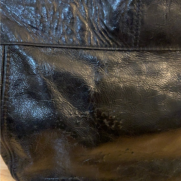 Coach Vintage Zoe
Hobo Shoulder Black Crinkle Leather Crossbody Bag - Picture 5 of 16